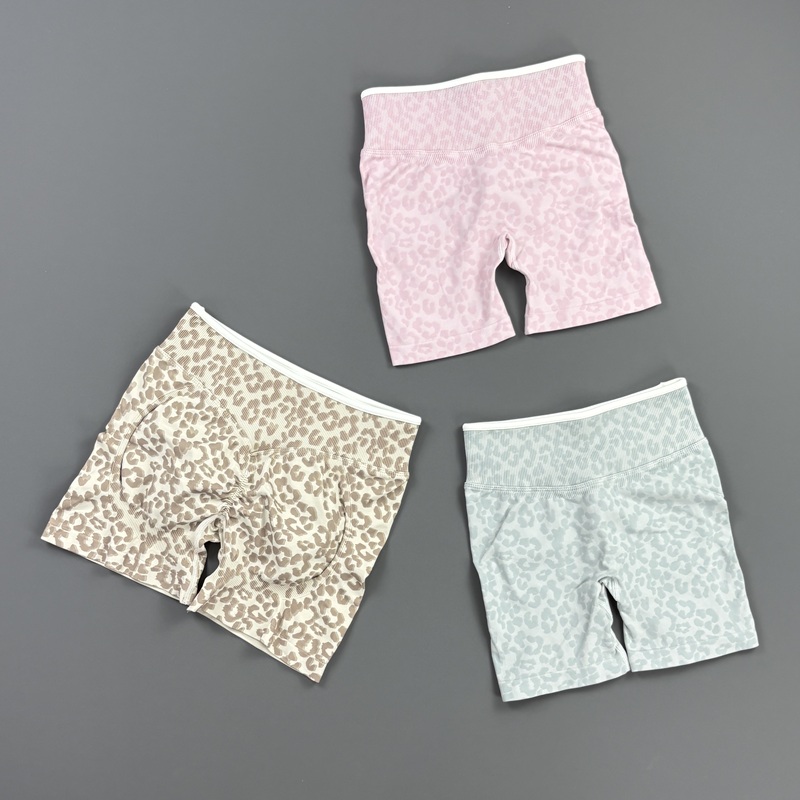 HISTELLO Gym Shorts Leopard Pr - Yoga Mat recension och pris