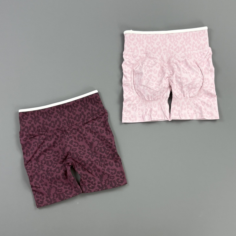 HISTELLO Gym Shorts Leopard Pr - Yoga Mat recension och pris